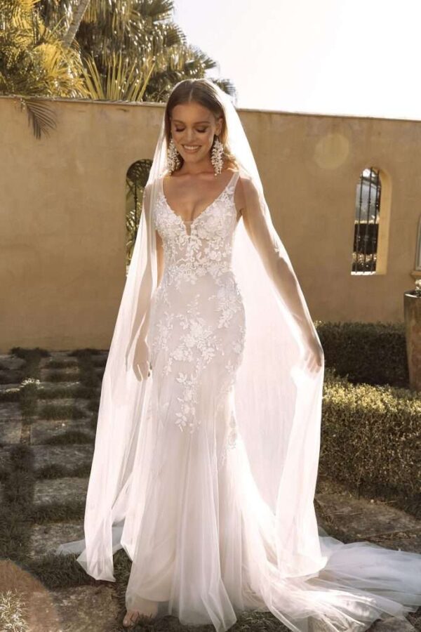 Madi Lane Blayne. Ivory/Latte Size 12 Perfect Daze Bridal 3
