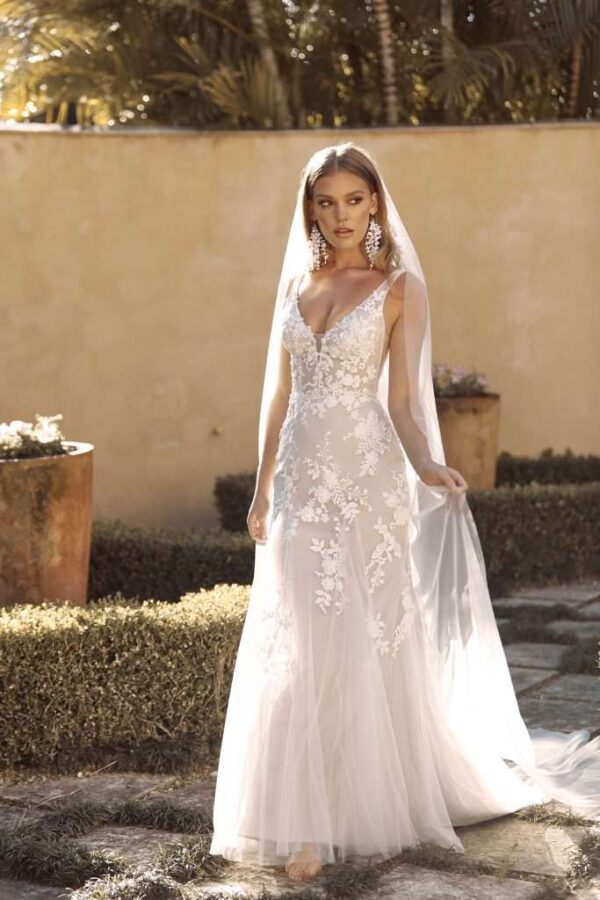 Madi Lane Blayne. Ivory/Latte Size 12 Perfect Daze Bridal 4