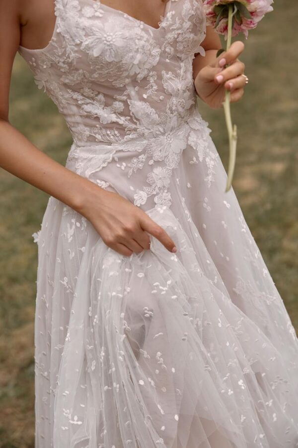 Madi Lane Cate (Lined) Ivory/Latte Size 16 Perfect Daze Bridal 5