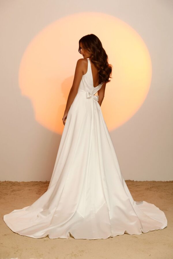 Madi Lane Judd. Ivory. Size 14 Perfect Daze Bridal 5