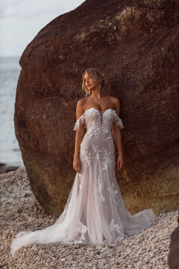 Madi Lane Juni Ivory/Mocha. Size 14 Perfect Daze Bridal 6
